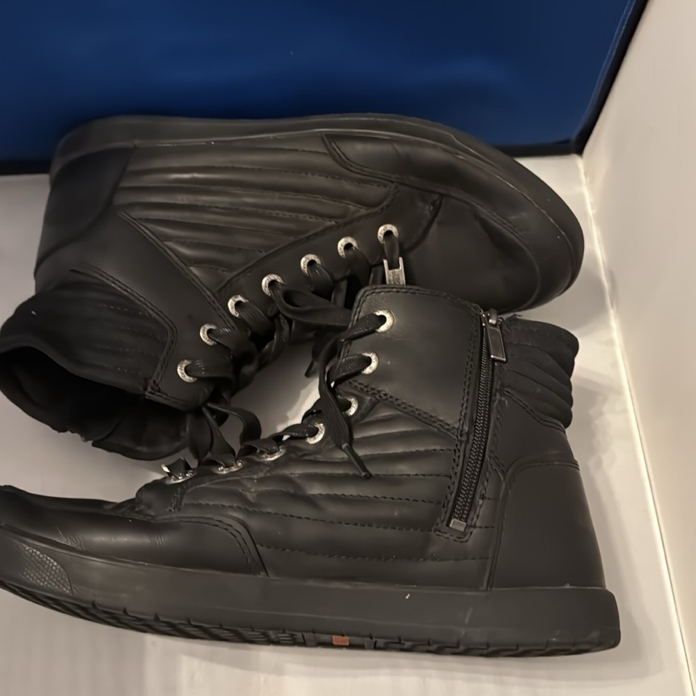 We need a Harley Davidson high tops size 11.5‎ - Picture 7 of 10